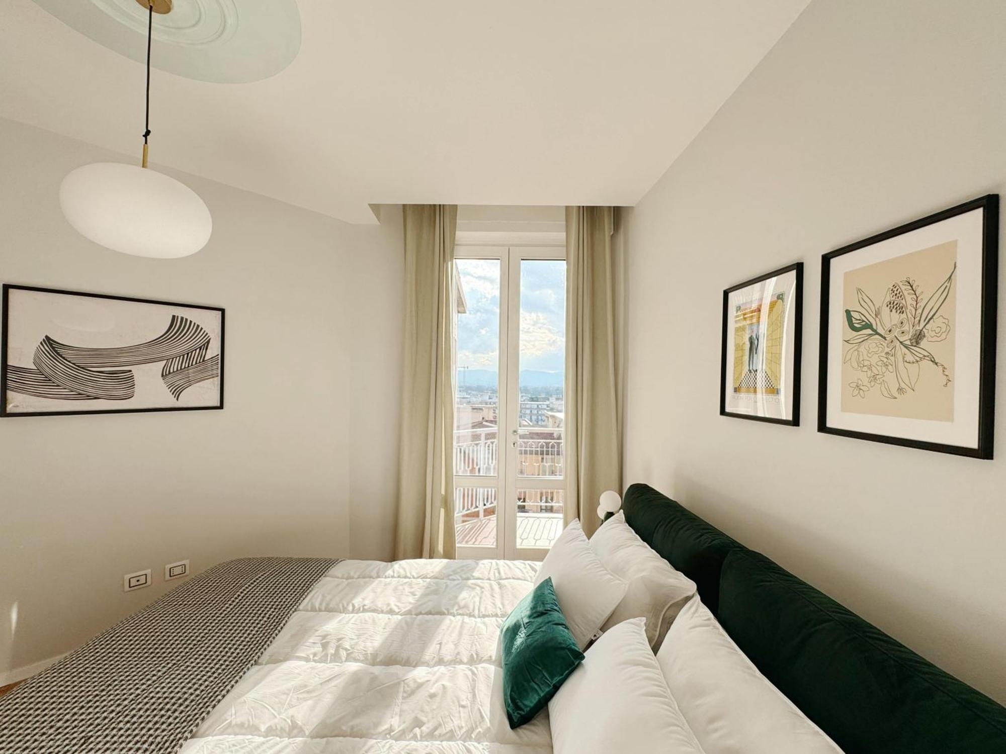 Modern High Floor With Park View Florence
