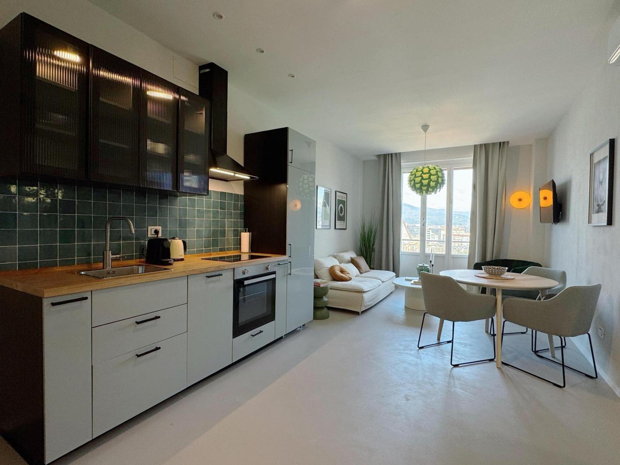 Apartment Modern High Floor With Park View *